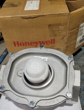 Charger l'image dans la galerie, HONEYWELL V5055C1018 ROBINET A GAZ 2-1/2"
