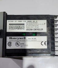 Load image into Gallery viewer, HONEYWELL DC2500-EE-OAOO-210 TEMPERATURE CONTROLER
